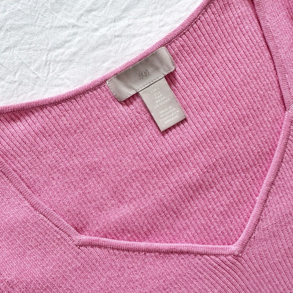 H&M Pink V-Neck Sweater - Picture 3 of 5